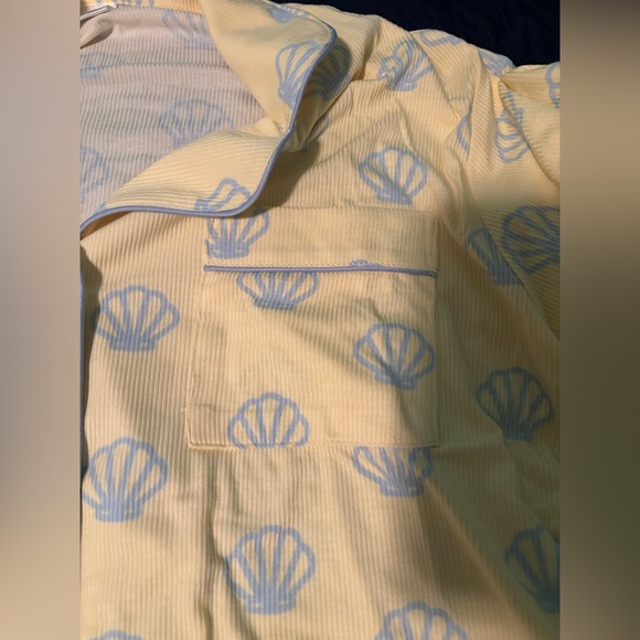 Staykation- Shell Ruffle Ribbed Short Pajamas Set - Picture 4 of 7